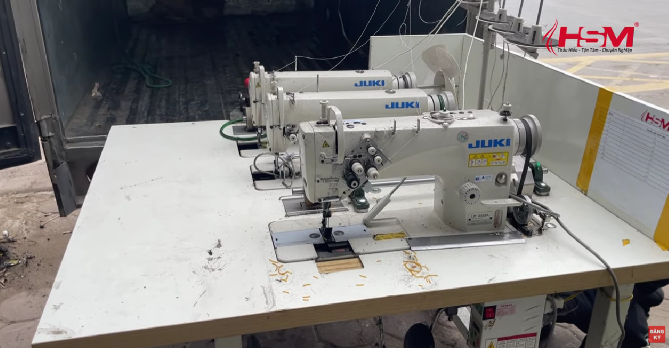 Hình ảnh mấy 3 đầu juki đã qua sử dụng được khách nhờ nâng cấp